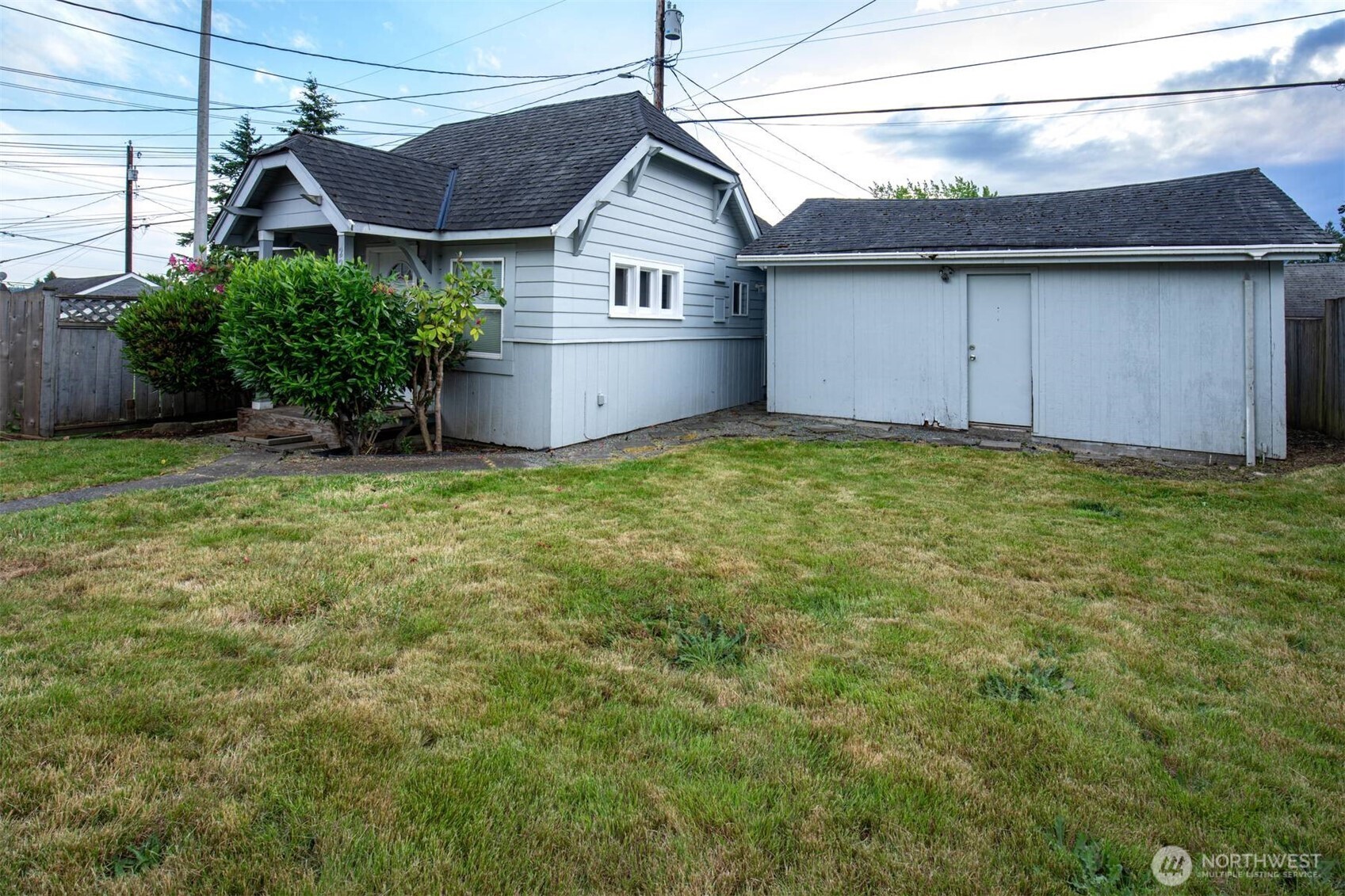 2220 Summit Avenue Everett, WA 98201 - Photo 20 of 26 a view of a yard in front of a house