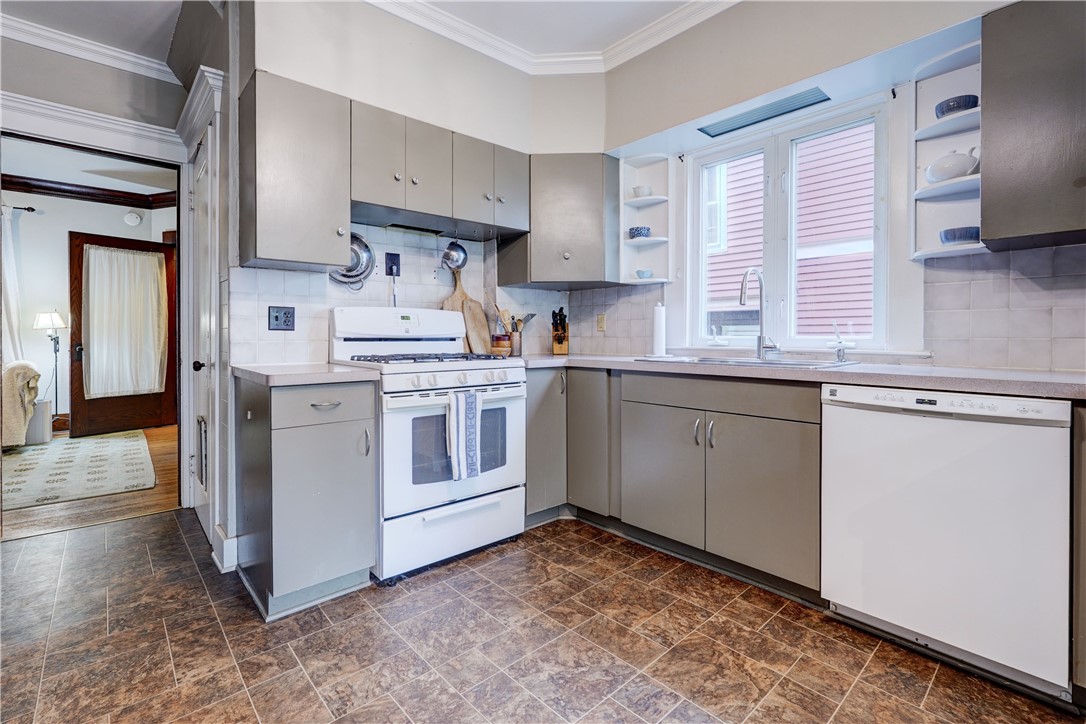 111 Richland Street Rochester, NY 14609 - Photo 18 of 45