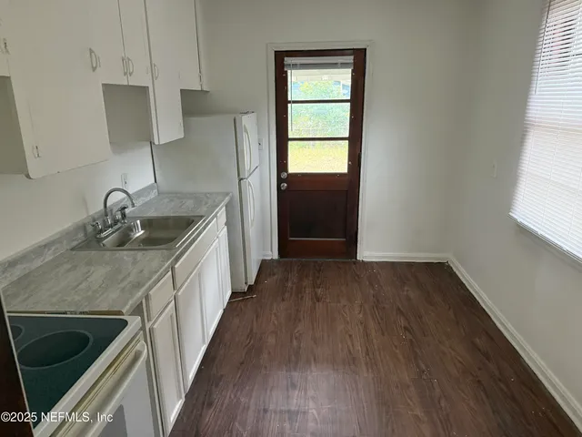 $1,050 | 947 Glencarin Street, Jacksonville, FL 32208