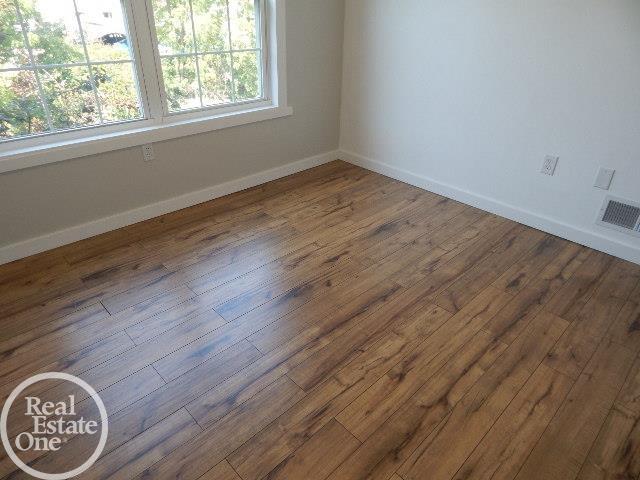 33540 Utica Road Fraser, MI 48026 - Photo 20 of 24 50054796-19.JPG