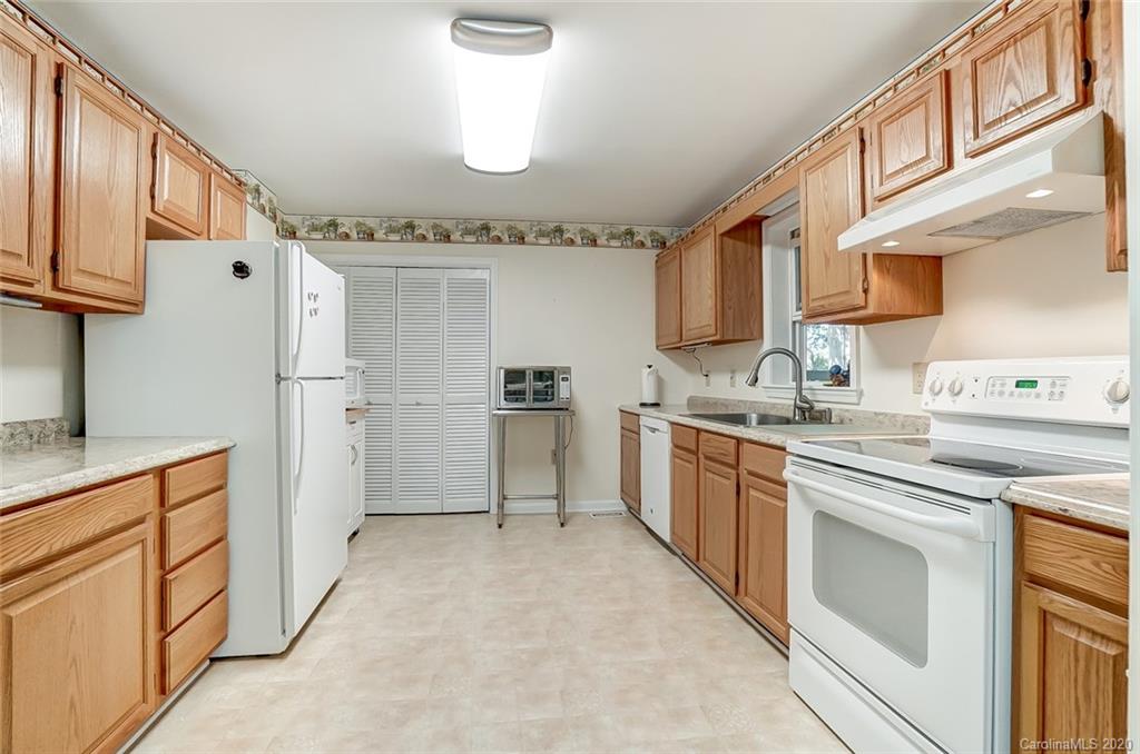 2578 Enchanto Road York, SC 29745 - Photo 12 of 39 Gallery Image 12
