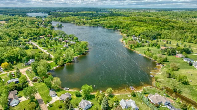 $189,900 | 14800 Canary Court, Brooklyn, MI 49230