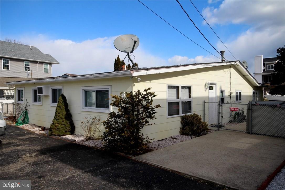 6 Cable Road Waretown, NJ 08758 - Photo 2 of 8