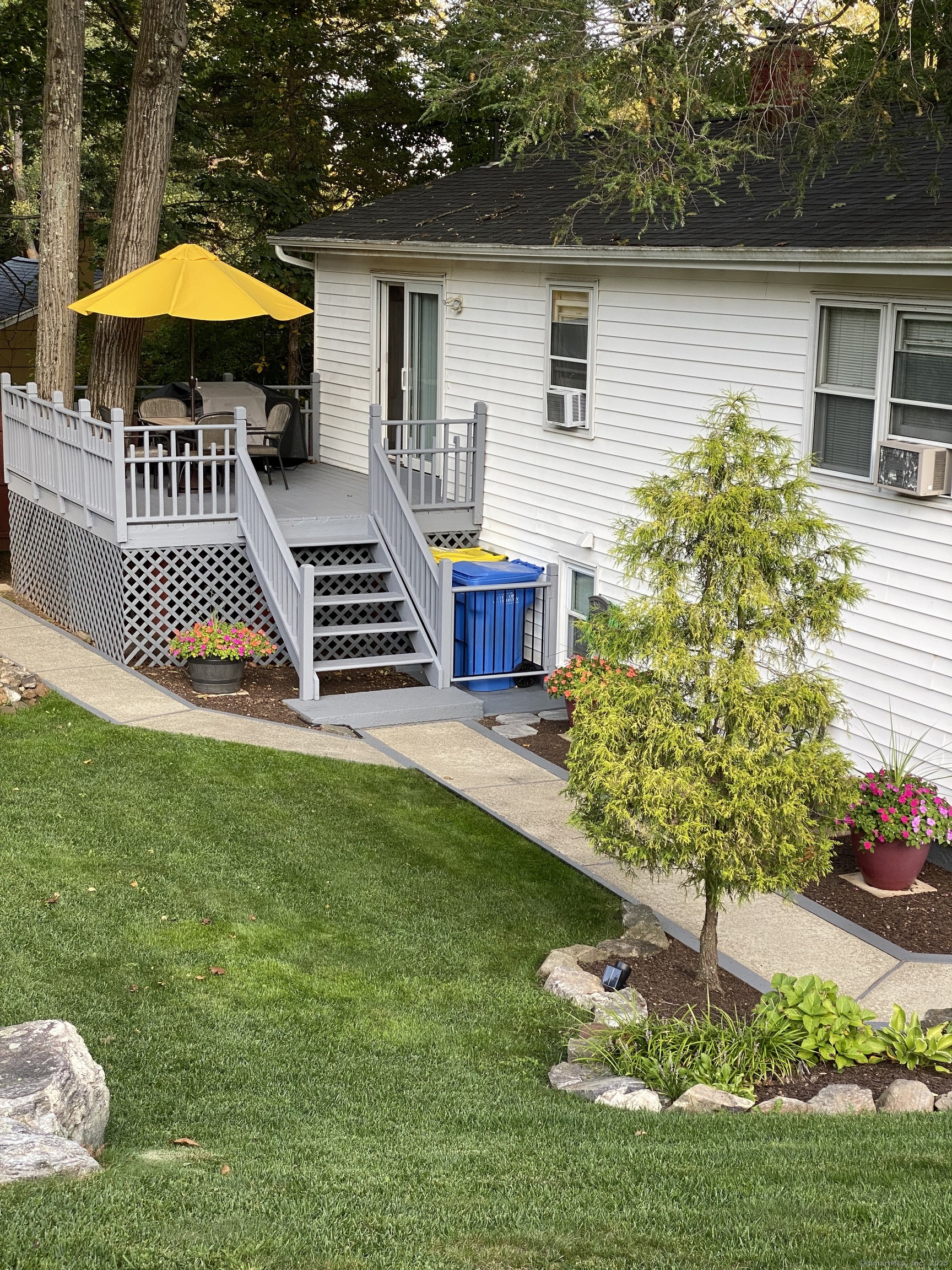 110 Wooster Avenue Waterbury, CT 06708 - Photo 13 of 35