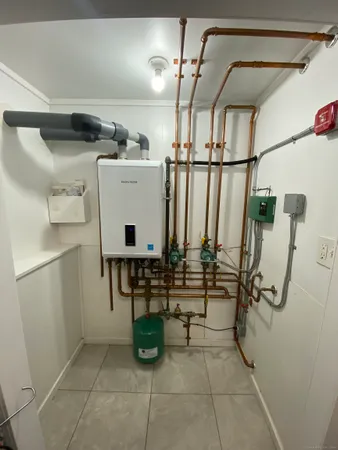 a view of utility room