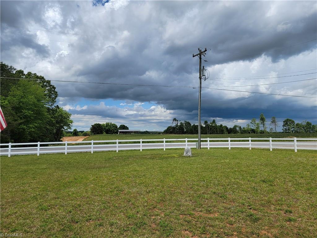 3300 Forbush View Road East Bend, NC 27018 - Photo 4 of 20 Gallery Image 4
