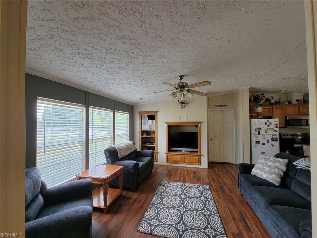 3300 Forbush View Road East Bend, NC 27018 - Photo 8 of 20 Gallery Image 8