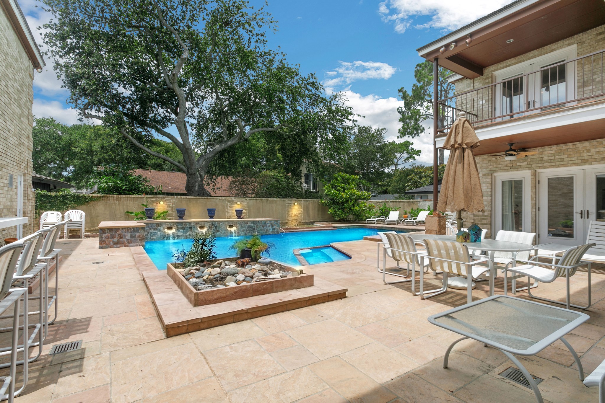 18506 Upper Bay Road Houston, TX 77058 - Photo 4 of 50
