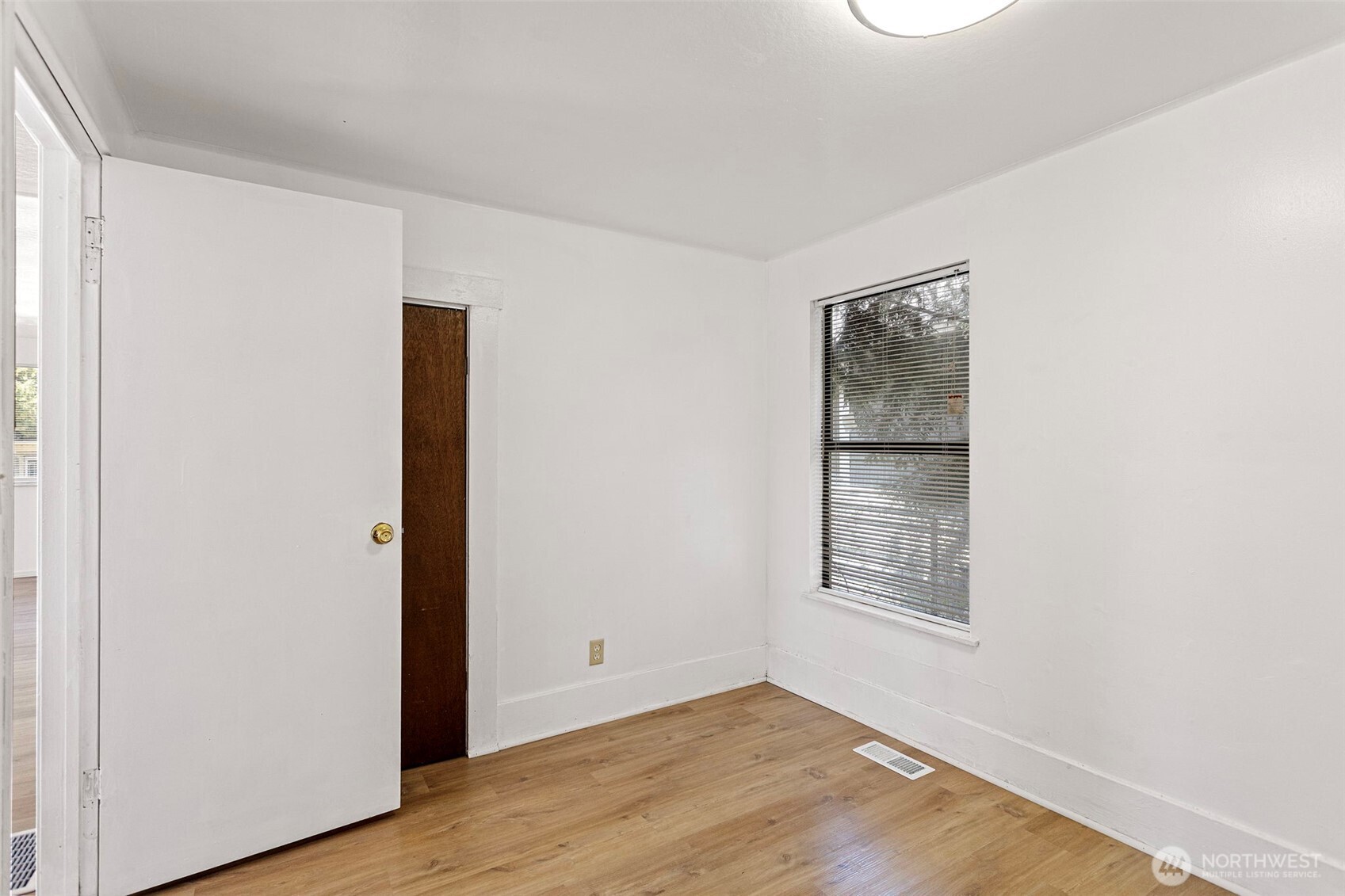 8614 Renton Avenue South Seattle, WA 98118 - Photo 15 of 19