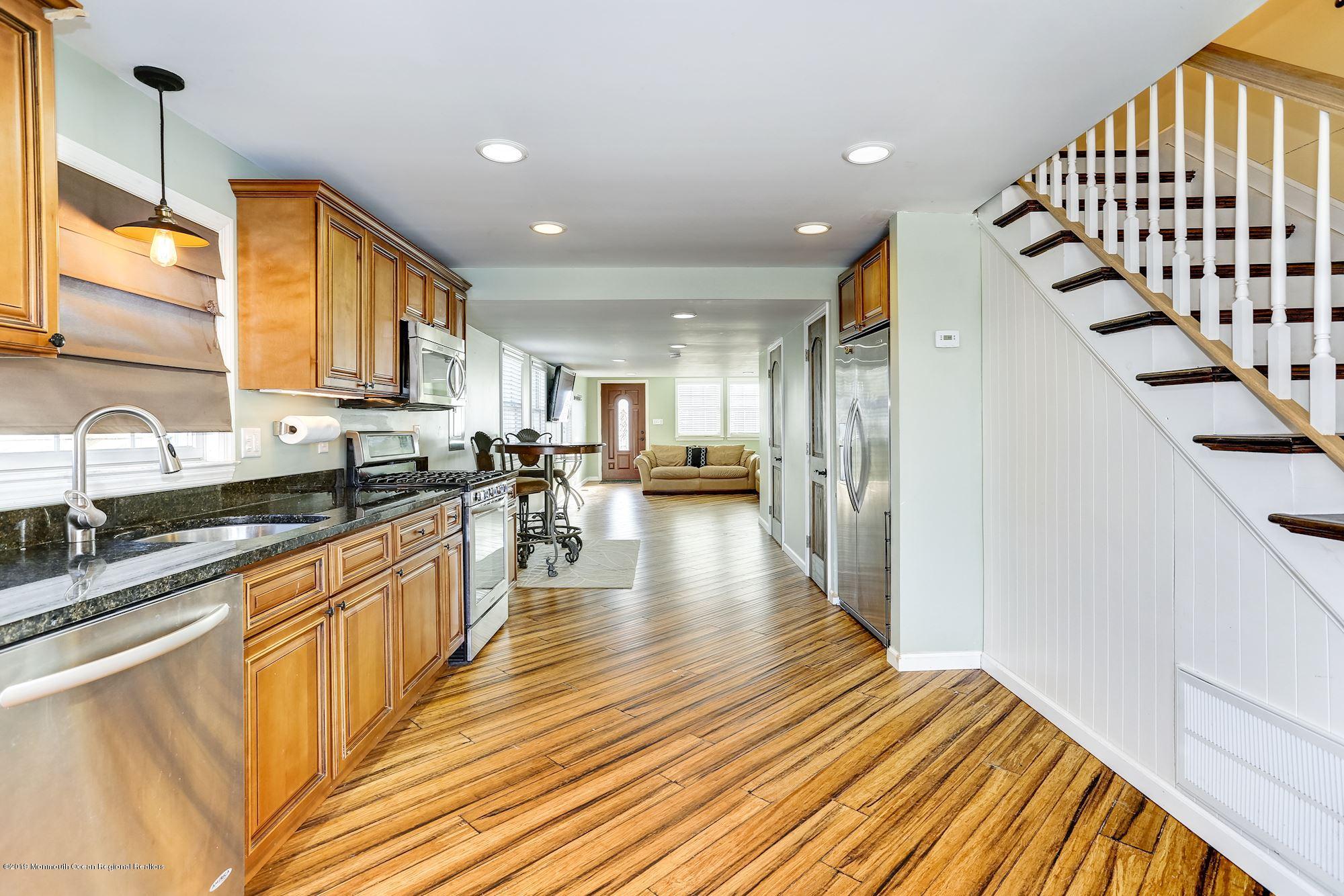 38 Miller Street Highlands, NJ 07732 - Photo 4 of 8 039_38_MILLER_STREET_251585_398266