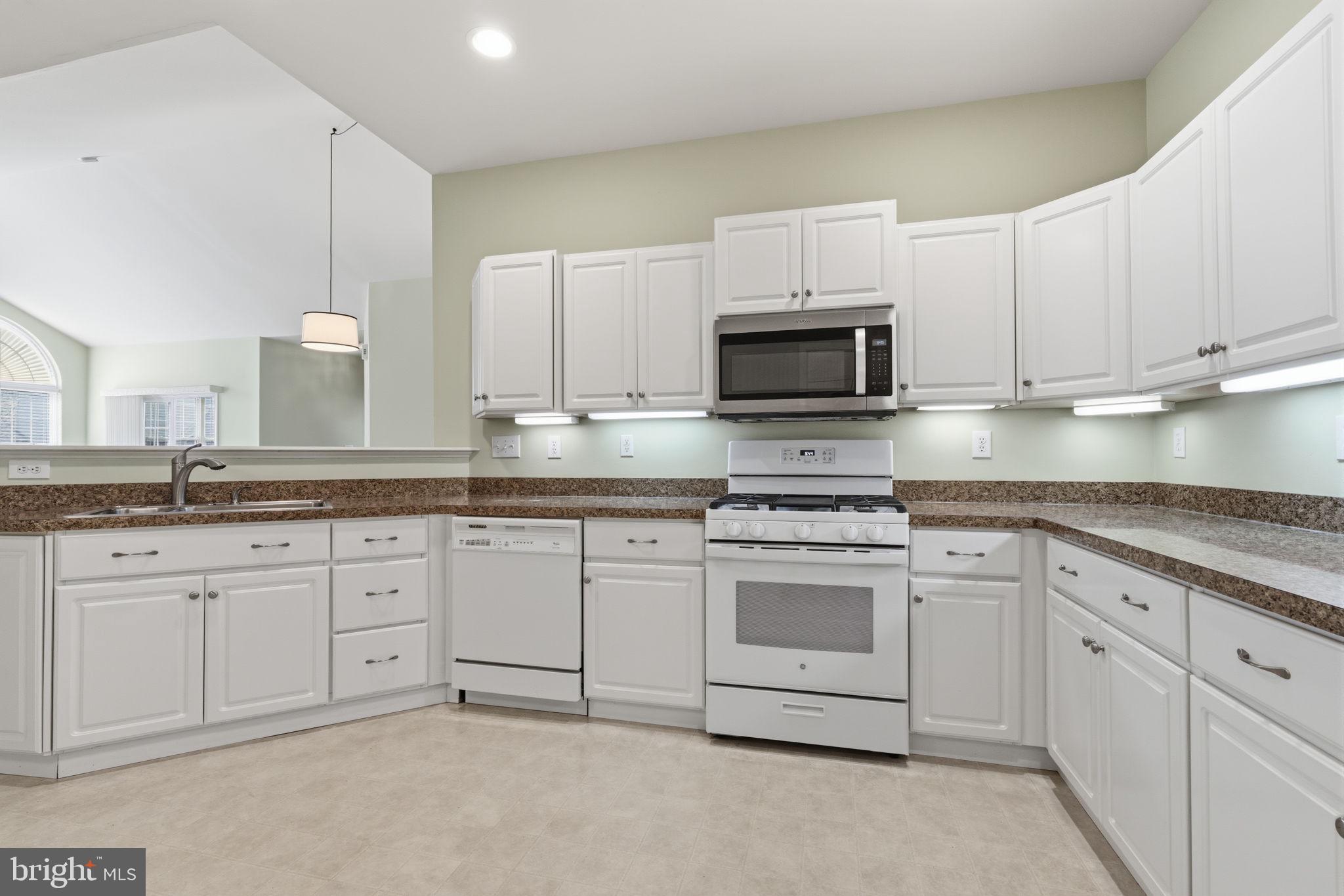 606 Bellflower Road Langhorne, PA 19047 - Photo 9 of 21