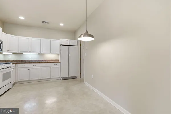 $2,750 | 606 Bellflower Road, Langhorne, PA 19047