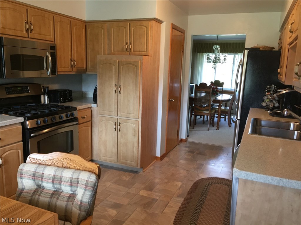 1433 Warner Road Vienna, OH 44473 - Photo 2 of 18 Gallery Image 2
