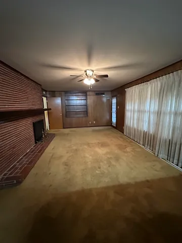 a view of a livingroom with an empty space