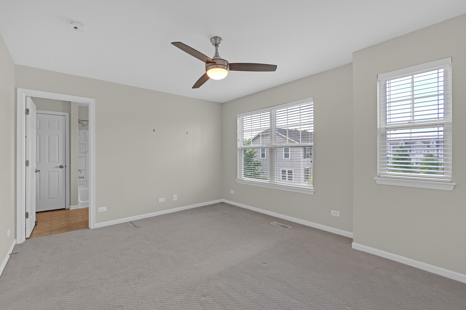 353 North Commerce Street Aurora, IL 60504 - Photo 19 of 33 Gallery Image 19