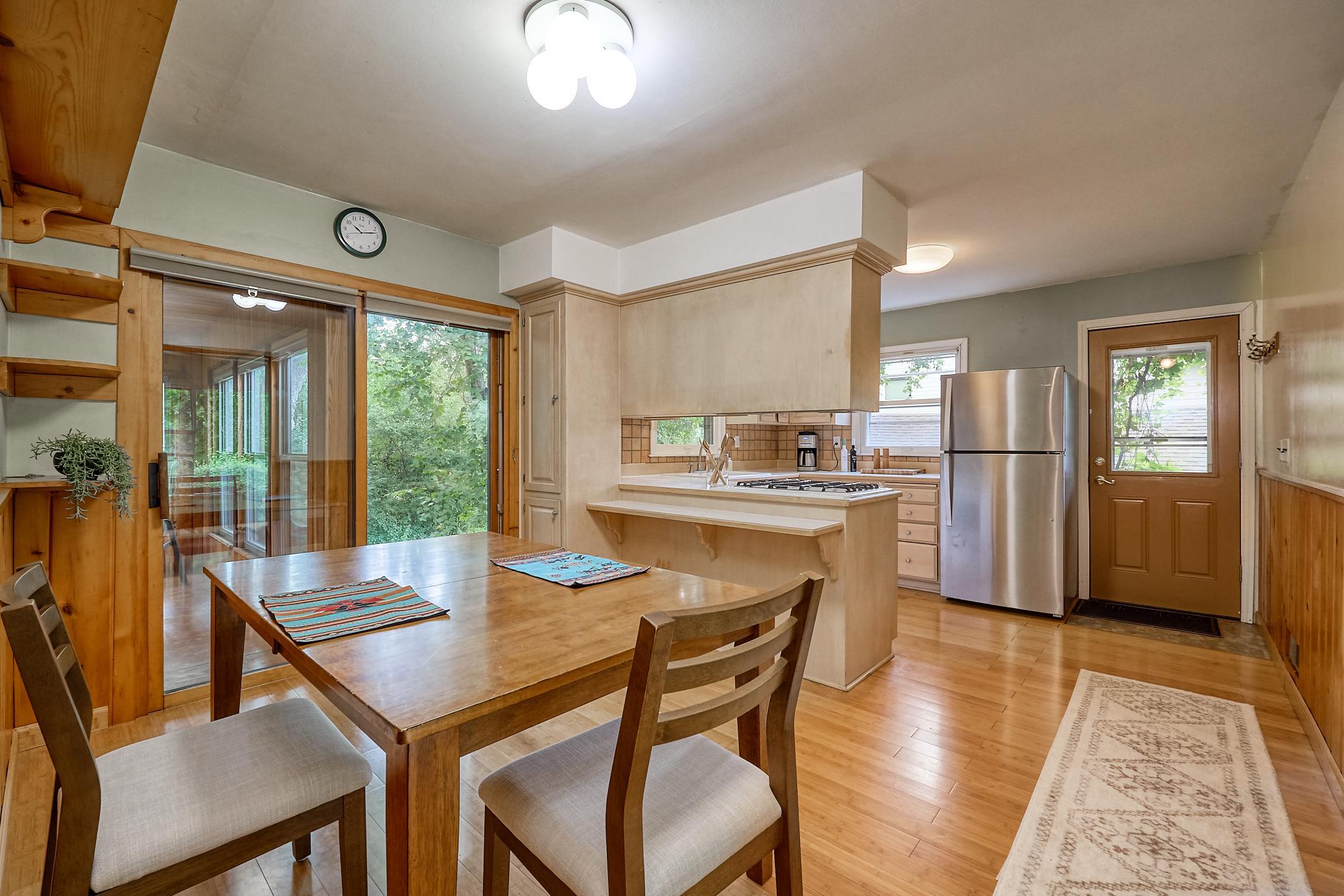 8801 Lakeview Road Bloomington, MN 55438 - Photo 11 of 42