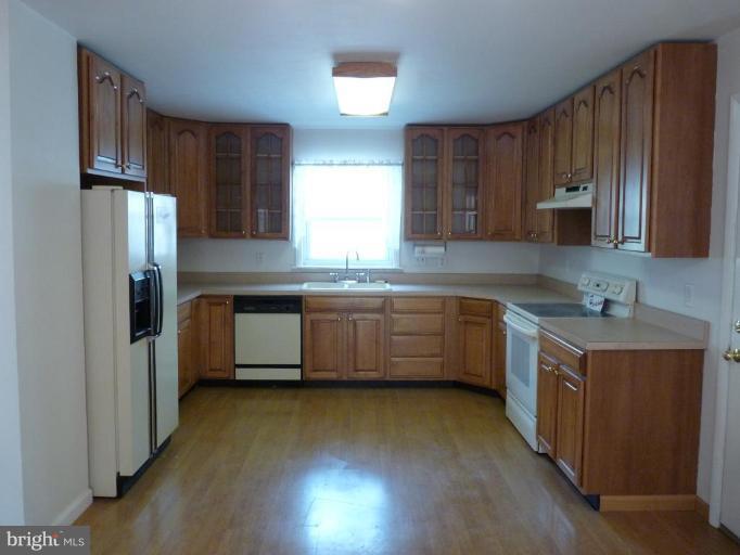 567 Trimble Road Joppa, MD 21085 - Photo 4 of 12 Kitchen