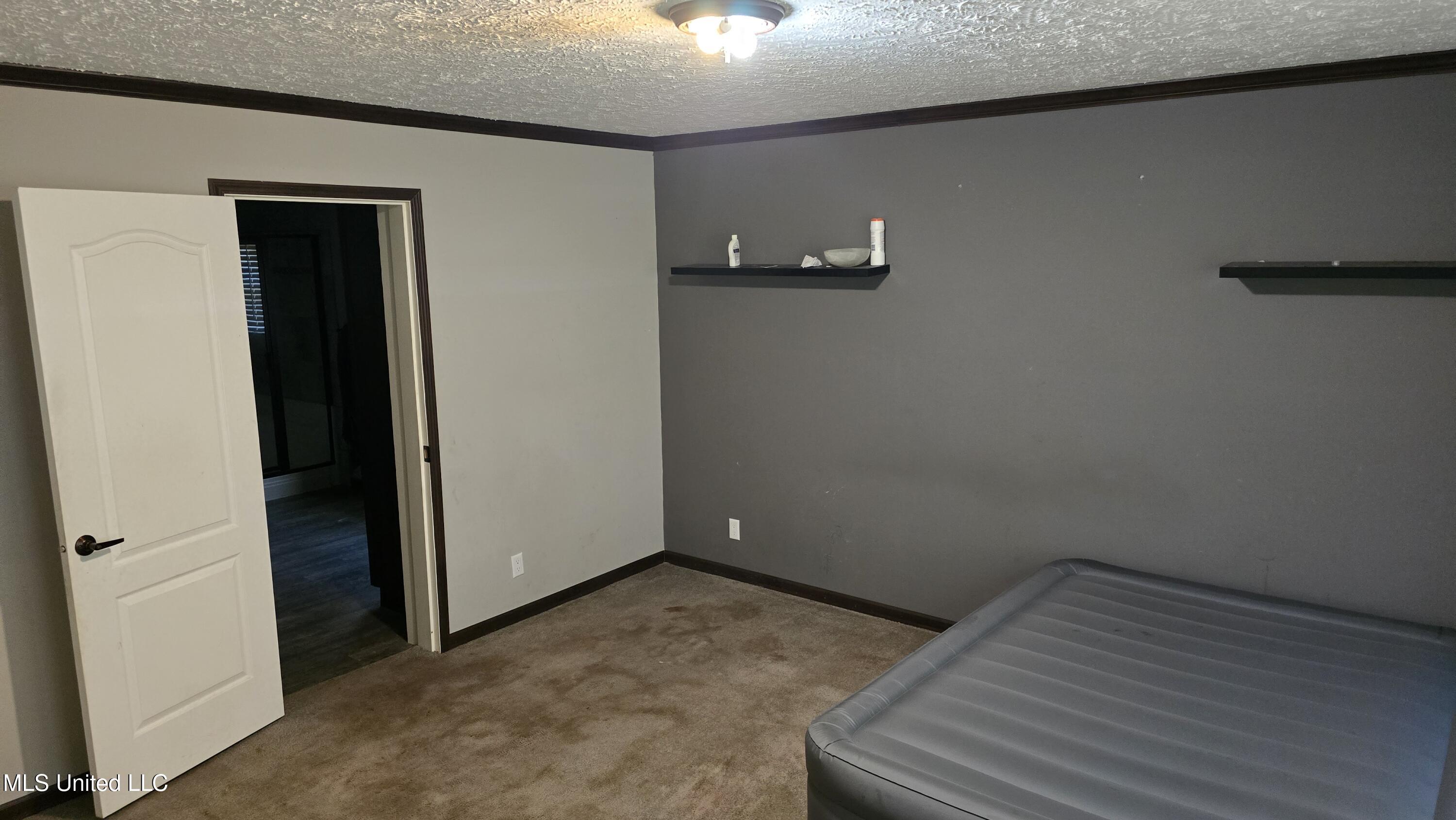 101 Pearl Hodge Road Laurel, MS 39443 - Photo 11 of 43 20250825_135230