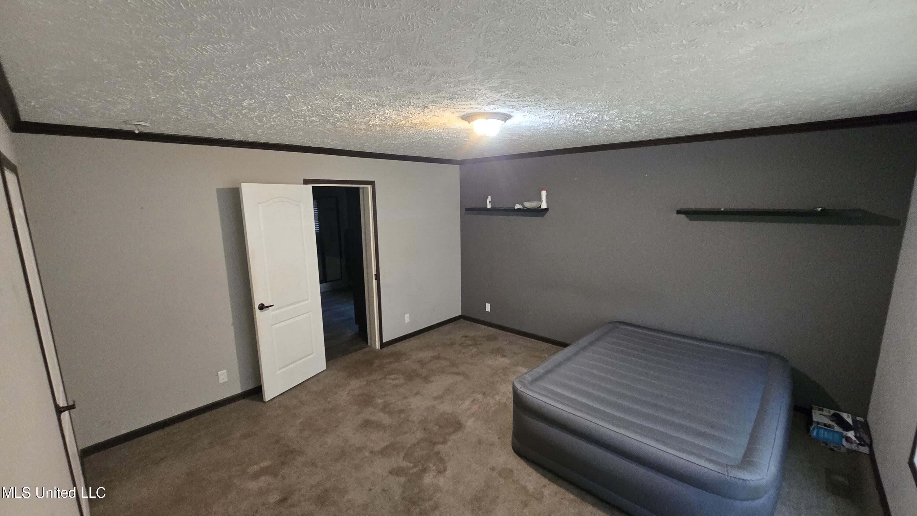 101 Pearl Hodge Road Laurel, MS 39443 - Photo 12 of 43 20250825_135233