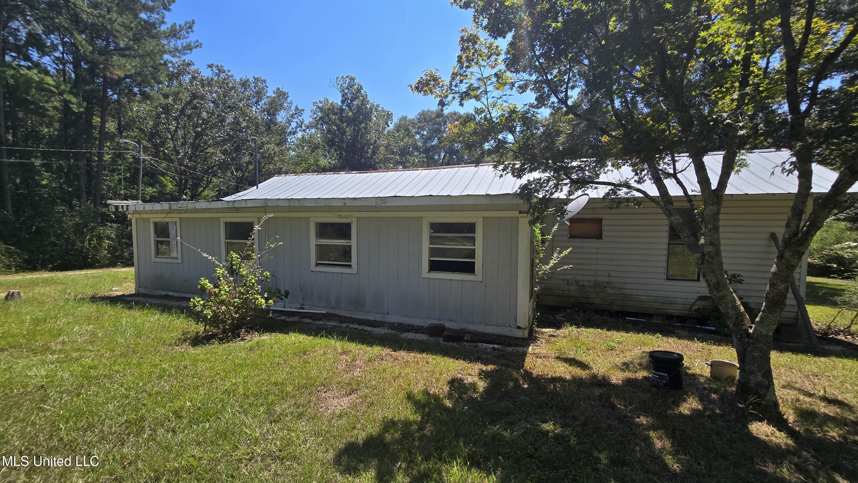 101 Pearl Hodge Road Laurel, MS 39443 - Photo 19 of 43 20250825_135713