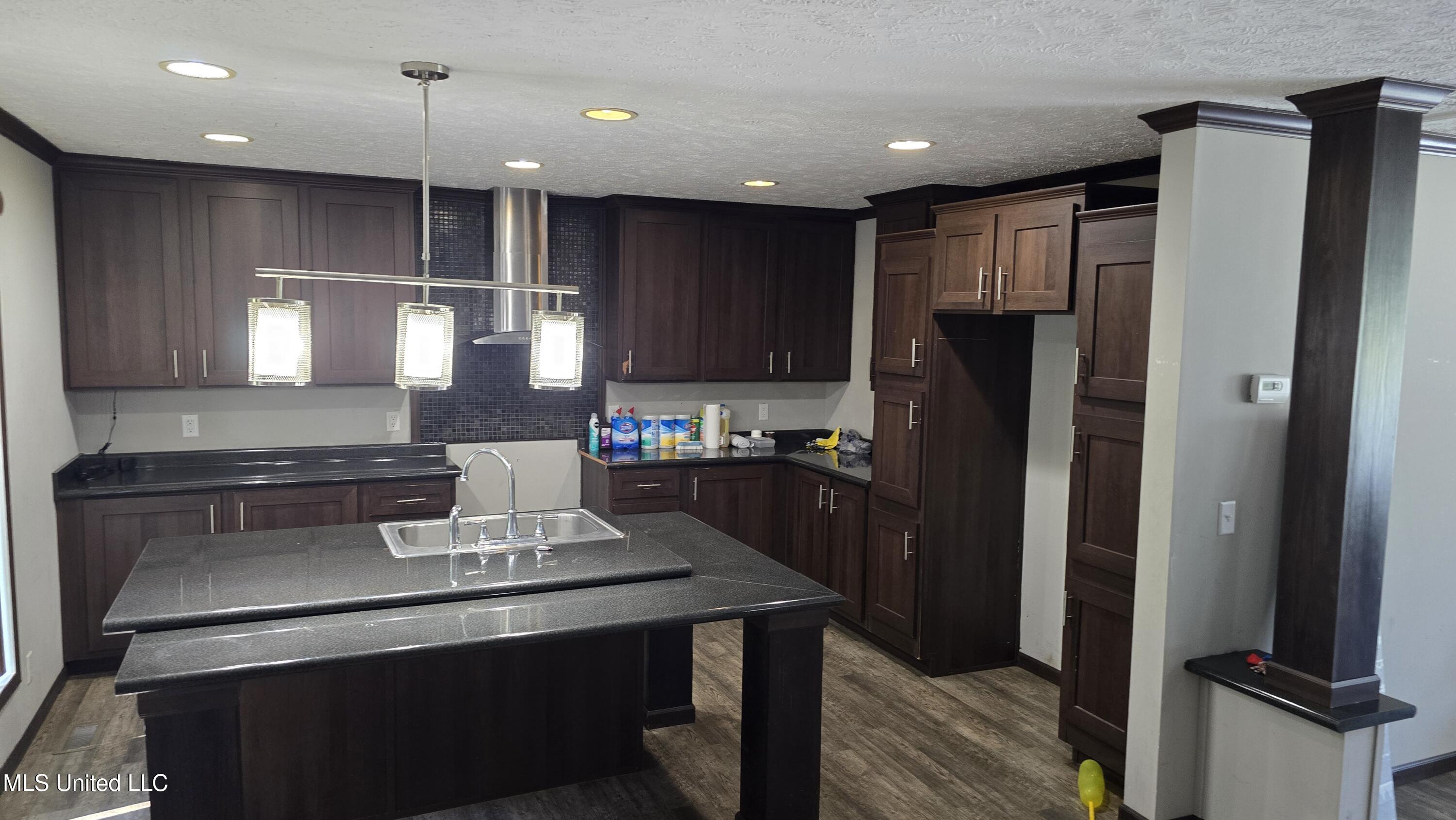 101 Pearl Hodge Road Laurel, MS 39443 - Photo 6 of 43 20250825_134724