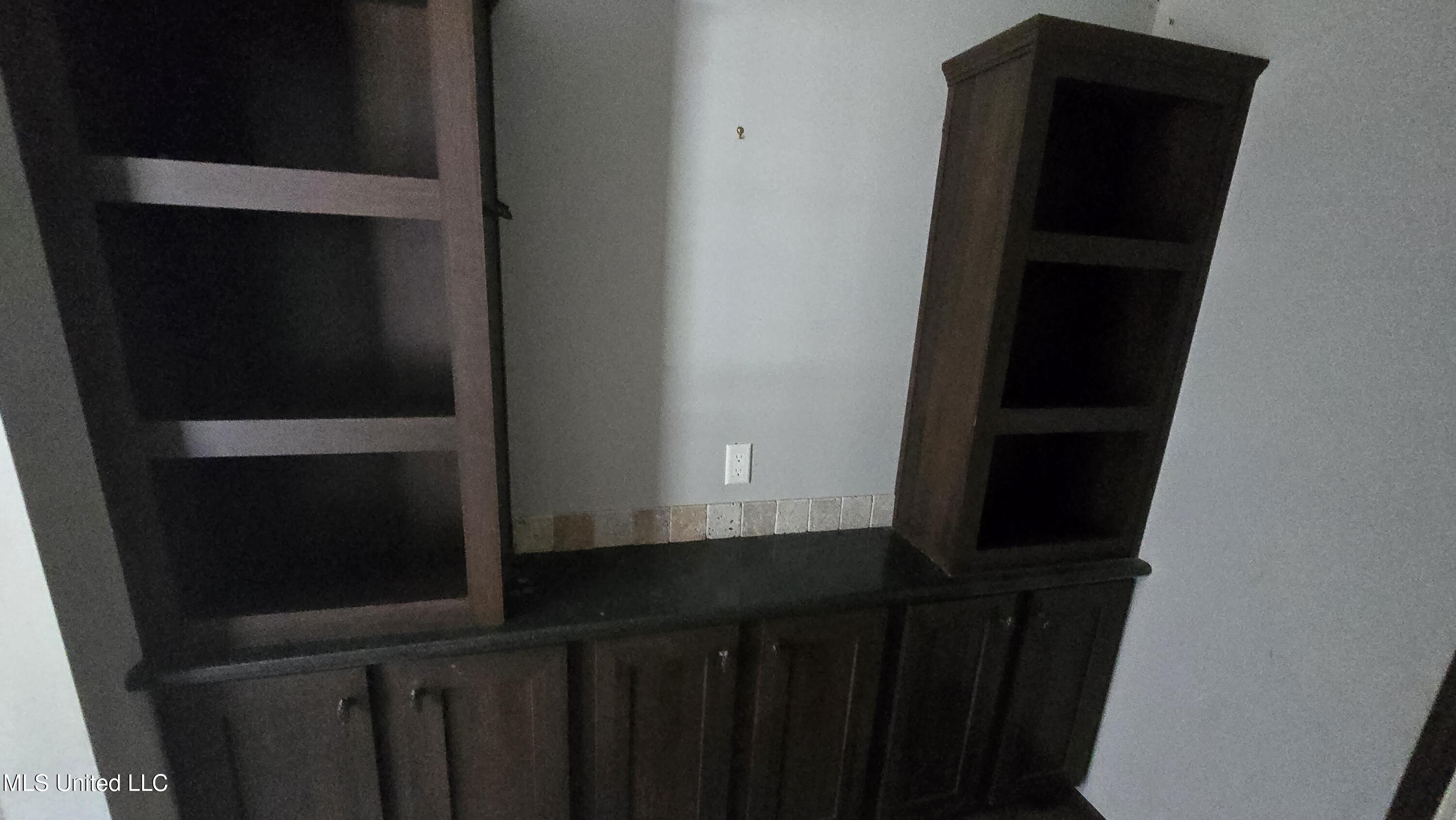 101 Pearl Hodge Road Laurel, MS 39443 - Photo 10 of 43 20250825_135119