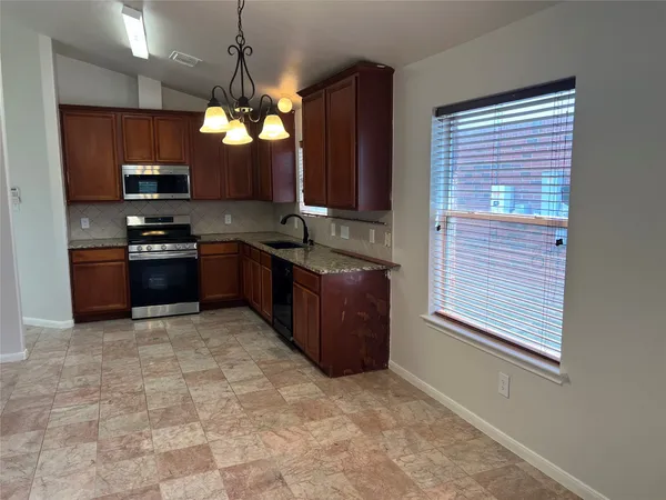 $1,800 | 18311 Melissa Springs Drive, Tomball, TX 77375