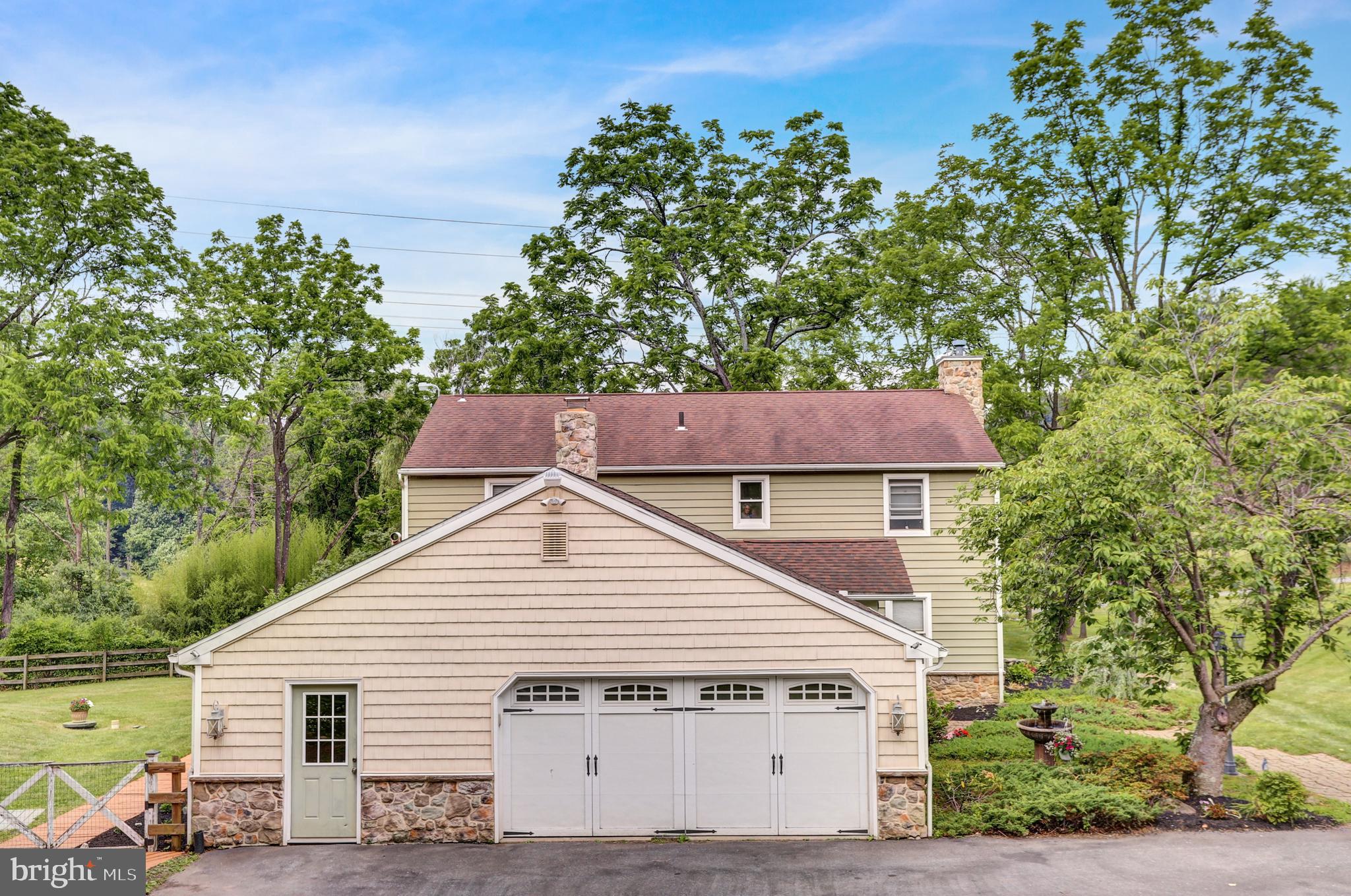 419 Miller Road Sinking Spring, PA 19608 - Photo 5 of 54