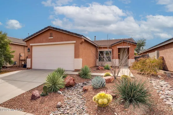 $1,800 | 10252 East Wasp Spring Drive, Tucson, AZ 85748