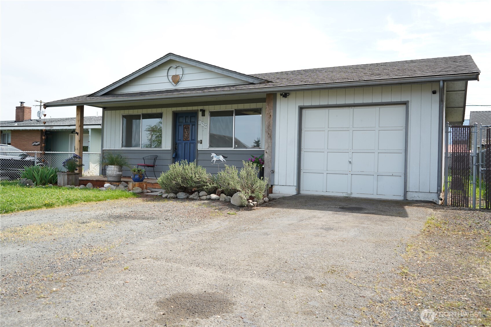 159 West Alder Street Sequim, WA 98382 - Photo 2 of 34