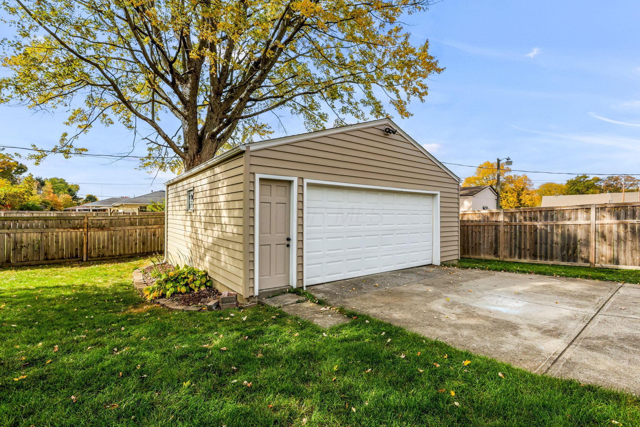 3833 Maize Road Columbus, OH 43224 - Photo 58 of 62 61-web-or-mls-939A9567
