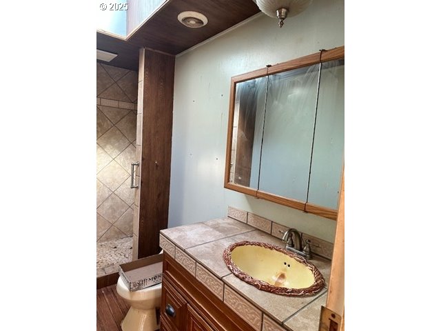 28656 South Marshall Road Mulino, OR 97042 - Photo 14 of 37 Bathroom, Attached