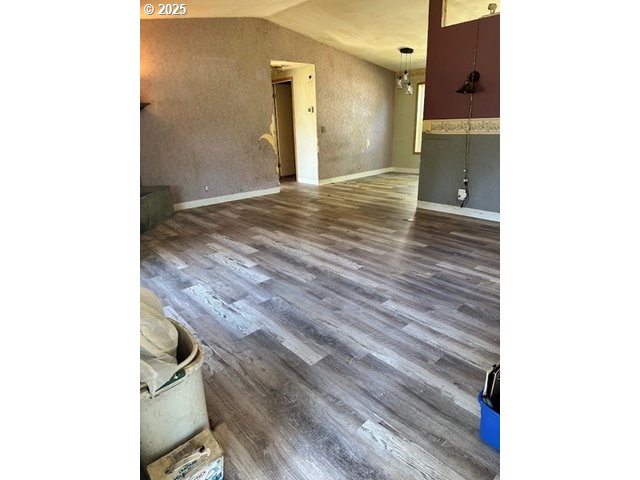 28656 South Marshall Road Mulino, OR 97042 - Photo 7 of 37 Living Room