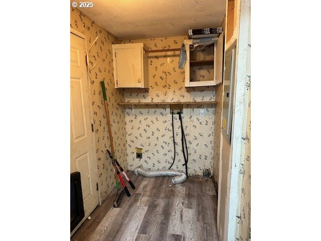 28656 South Marshall Road Mulino, OR 97042 - Photo 10 of 37 Laundry