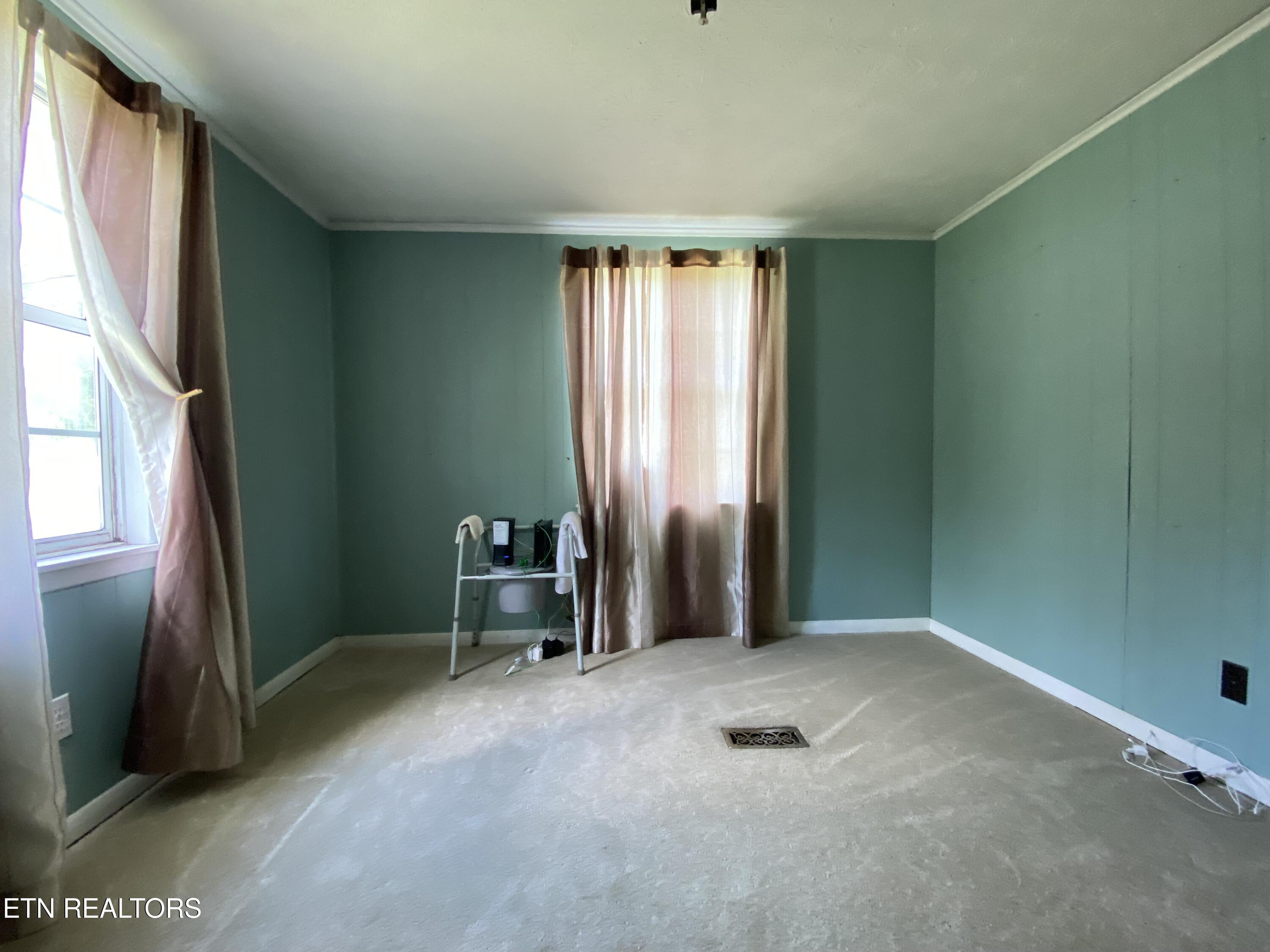 64 Dunlap Hollow Road Middlesboro, KY 40965 - Photo 24 of 34 IMG_2053