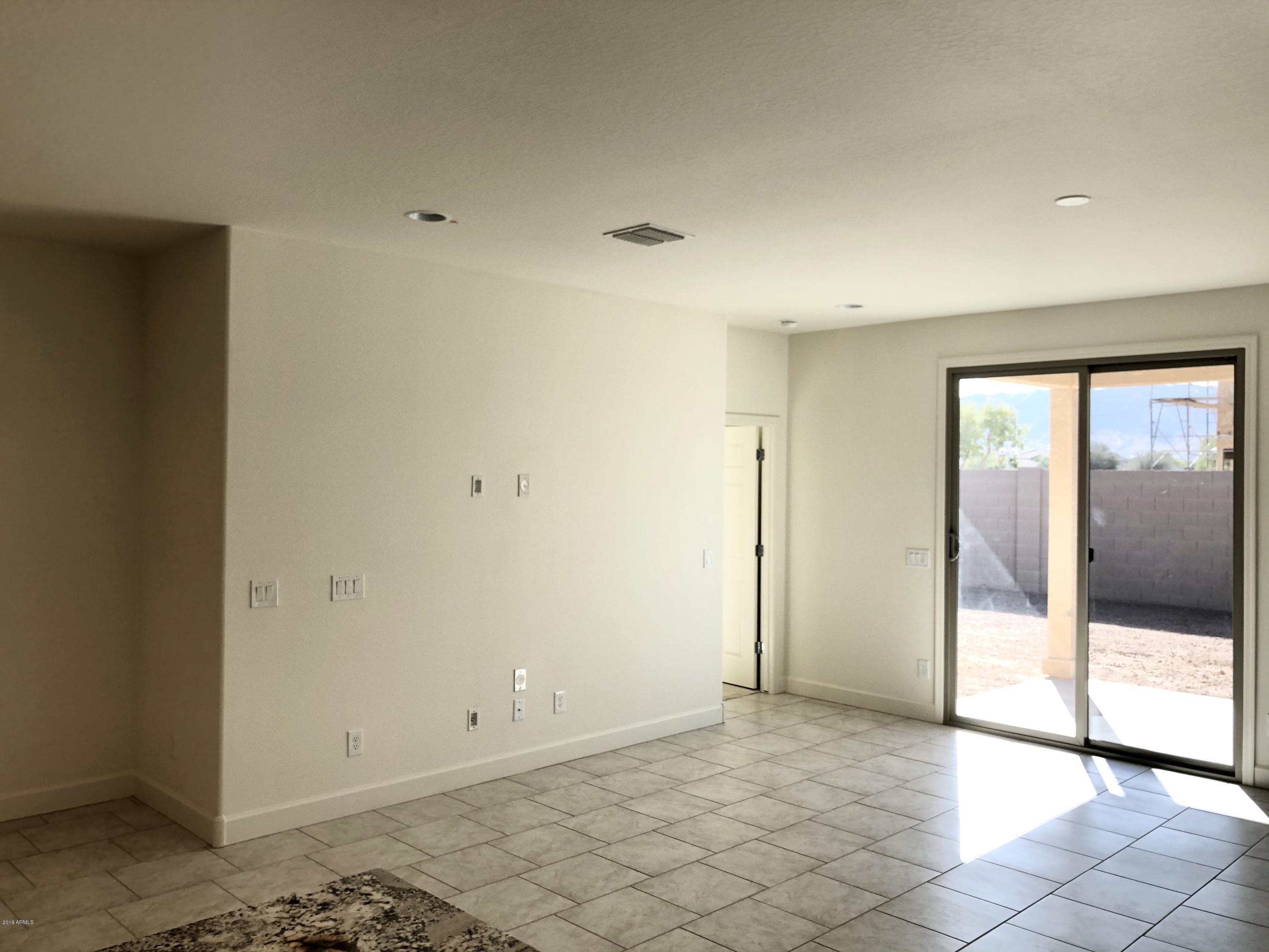 3217 West Fremont Rd. Phoenix, AZ 85041 - Photo 6 of 17 Great Room (2)
