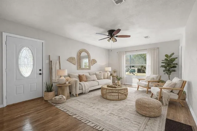 $175,000 | 206 East Belknap Street, Ennis, TX 75119