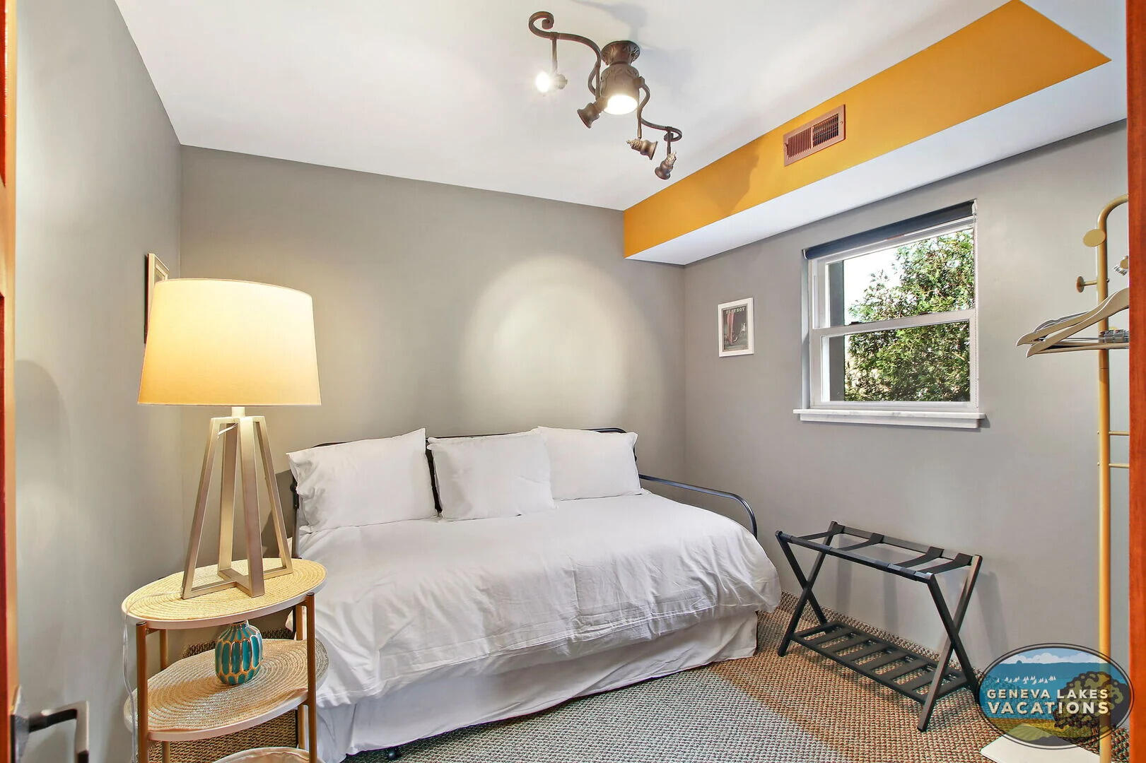 433 Broad Street Lake Geneva, WI 53147 - Photo 3 of 8 5