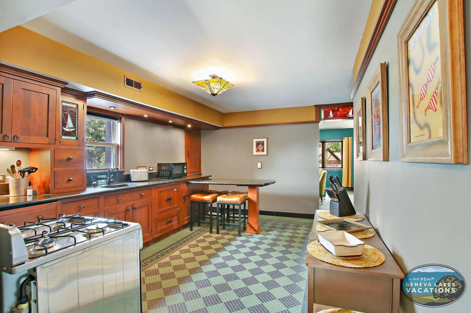 433 Broad Street Lake Geneva, WI 53147 - Photo 4 of 8 2