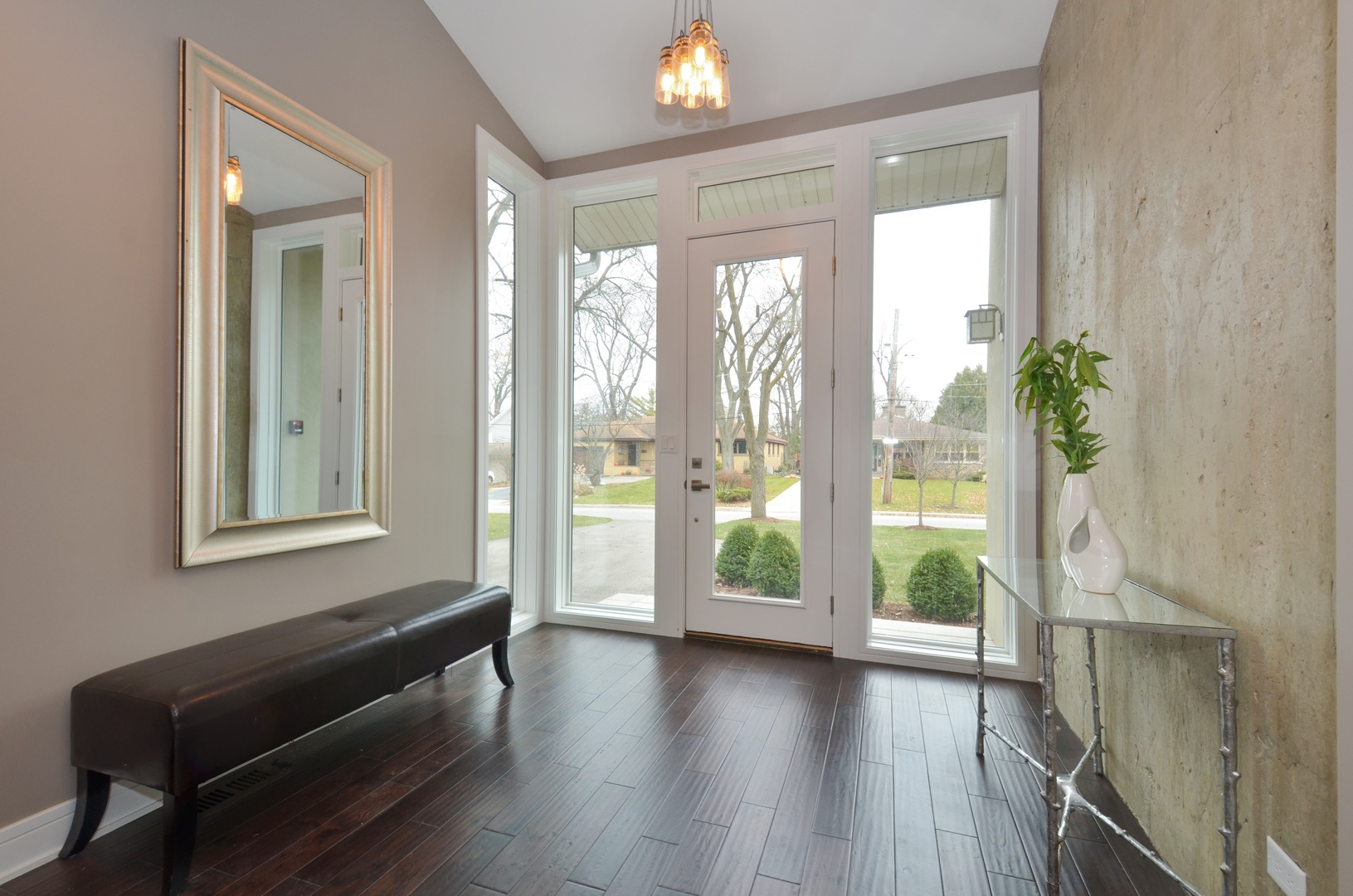 2788 Port Clinton Road Highland Park, IL 60035 - Photo 2 of 25