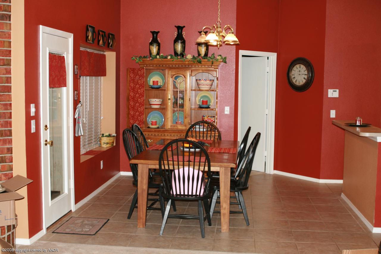 1107 Pikes Peak Drive Amarillo, TX 79110 - Photo 5 of 13 Dining