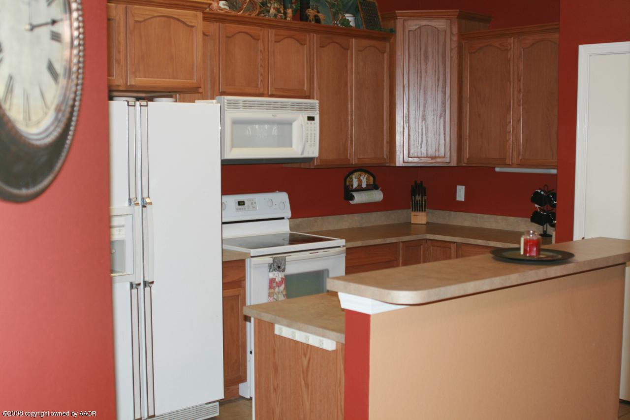 1107 Pikes Peak Drive Amarillo, TX 79110 - Photo 7 of 13 Kitchen