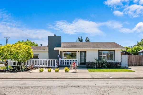 $729,000 | 2901 Laurel Street, Napa, CA 94558