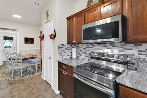 $211,900 | 201 East Walker Street, Denison, TX 75021