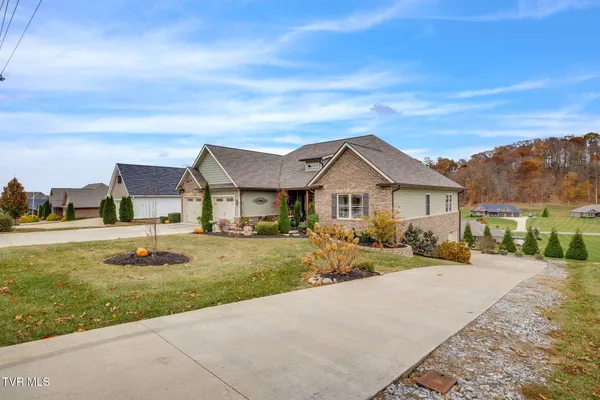$766,000 | 818 Hales Chapel Road, Gray, TN 37615