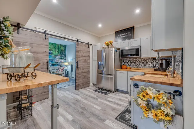 $799,000 | 818 Hales Chapel Road, Gray, TN 37615