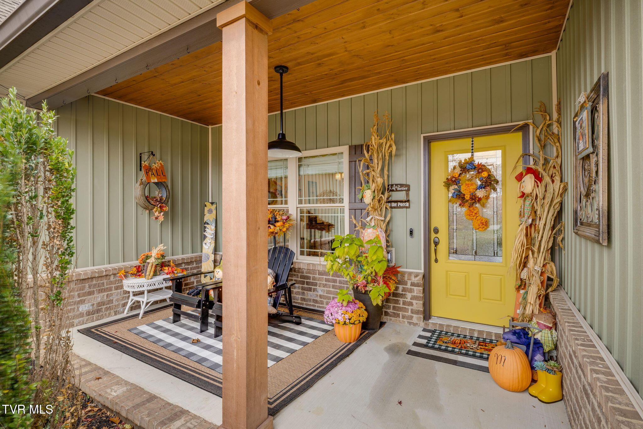 818 Hales Chapel Road Gray, TN 37615 - Photo 4 of 55 004