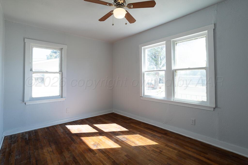 4422 South Ong Street Amarillo, TX 79110 - Photo 6 of 17 Front Bedroom