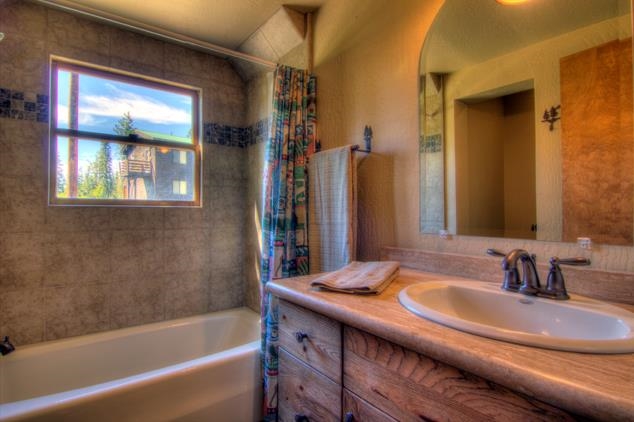 8589 Acorn Road Soda Springs, CA 95728 - Photo 9 of 14 Gallery Image 9