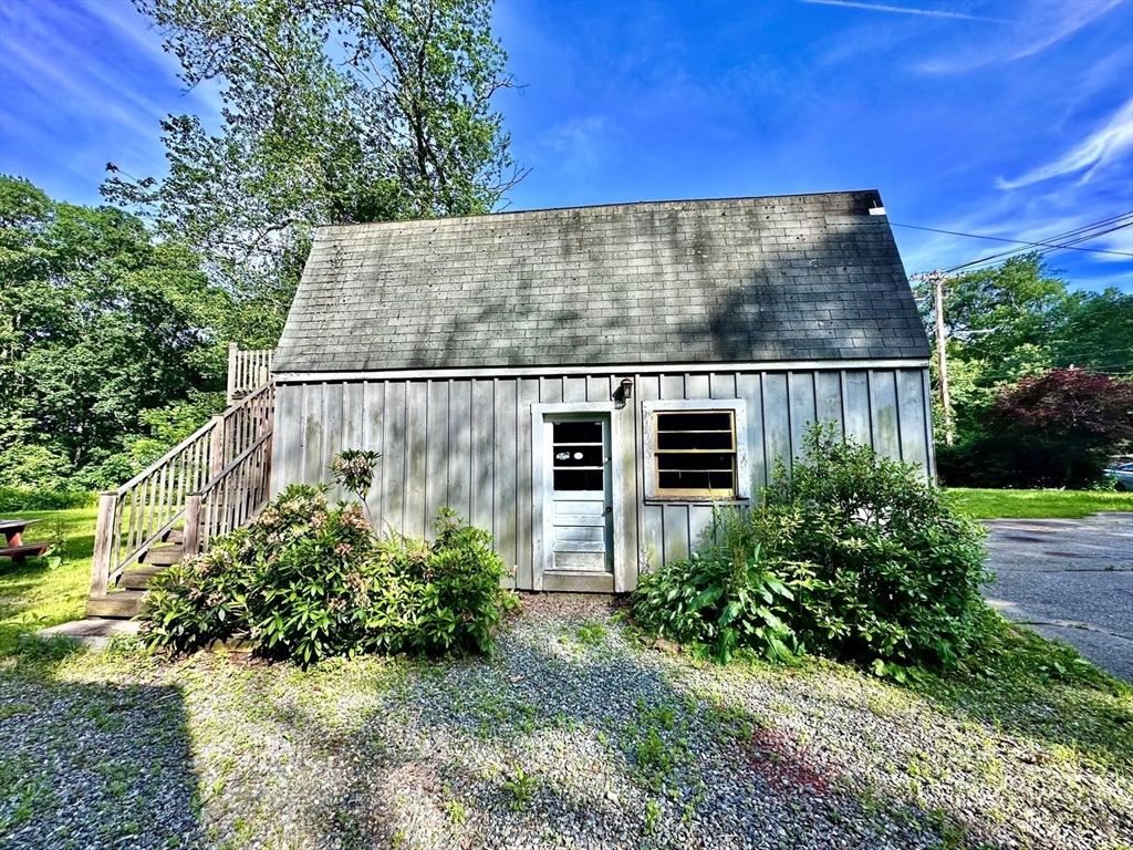 7 Lakeshore Drive Georgetown, MA 01833 - Photo 10 of 10 a view of a backyard